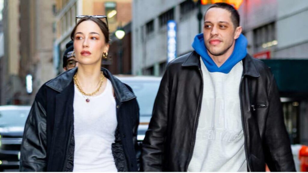 Pete Davidson and model Elsie Hewitt spotted strolling on city streets in casual outfits.