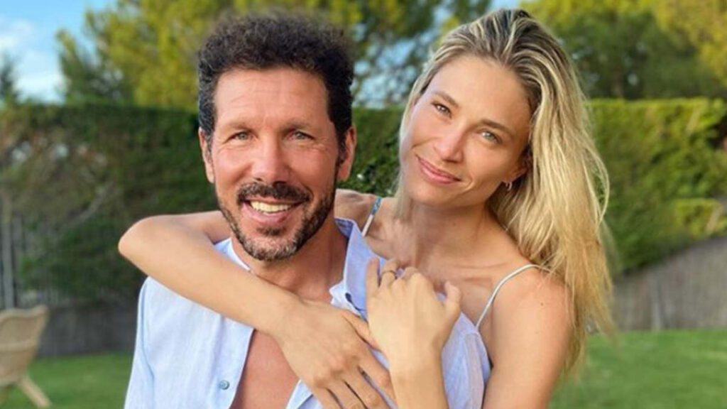 Carla Pereyra and Diego Simeone photographed together, highlighting their relationship