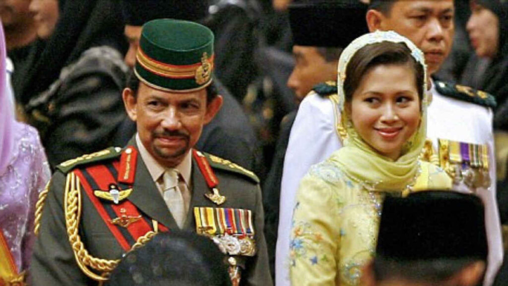 Sultan Hassanal Bolkiah and former wife Azrinaz Mazhar Hakim at a public event