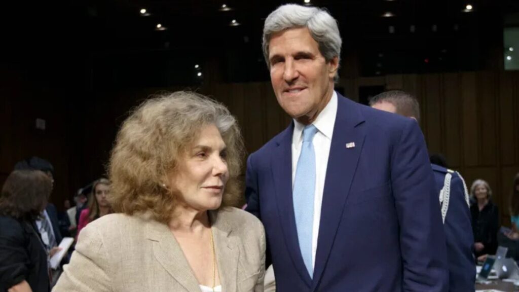 Teresa Heinz Kerry and John Kerry at a political fundraiser or campaign event