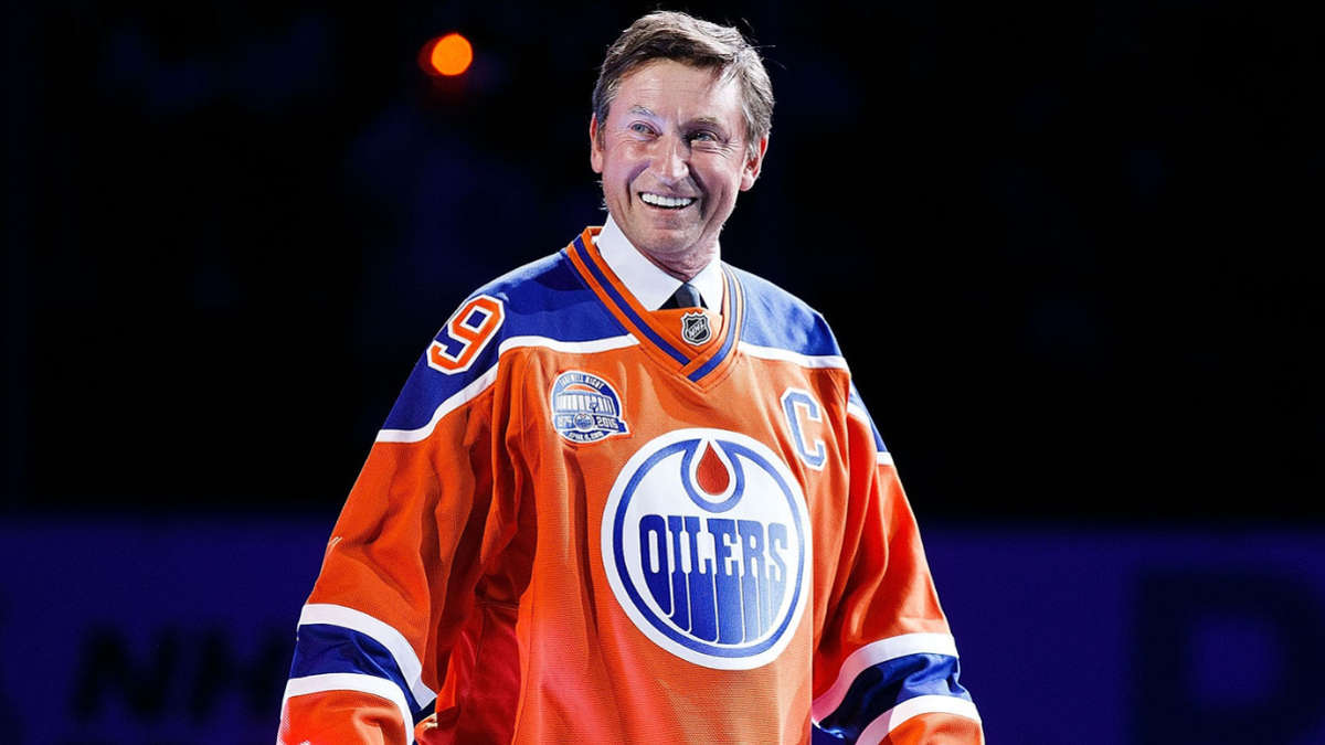 Wayne Gretzky skating during an NHL game in his Edmonton Oilers uniform