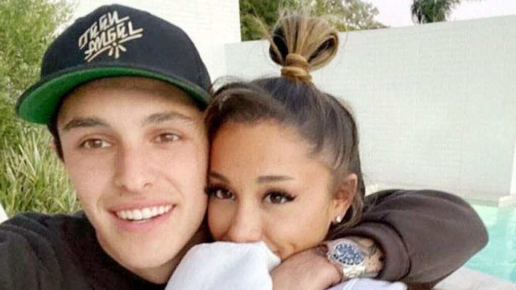 Ariana Grande and Dalton Gomez outside their Malibu home during newlywed phase – Ariana Grande real estate