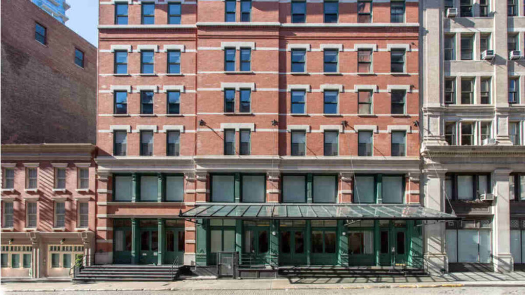 Taylor Swift’s Tribeca Townhouse in New York City, reflecting her private and curated lifestyle with its elegant brick exterior and quiet street setting.